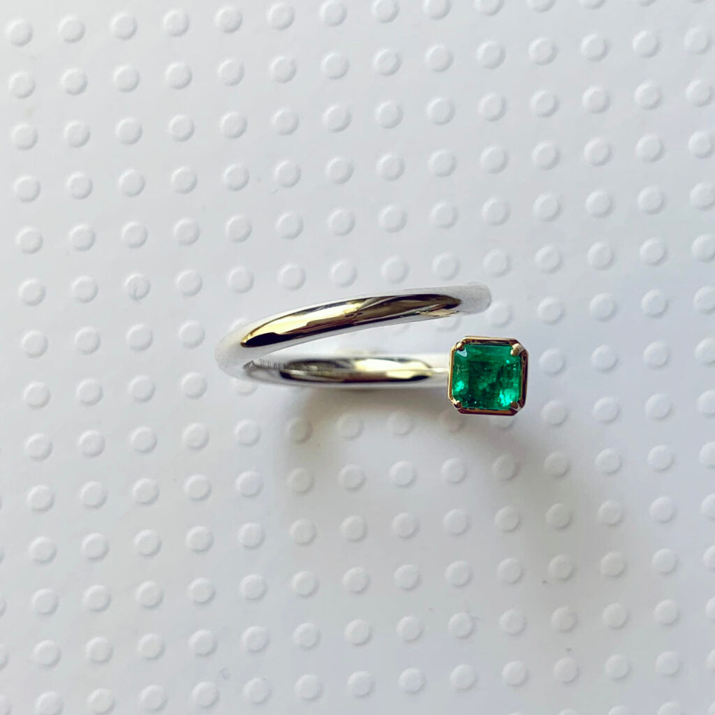 LIMITED PIECE エメラルド リング