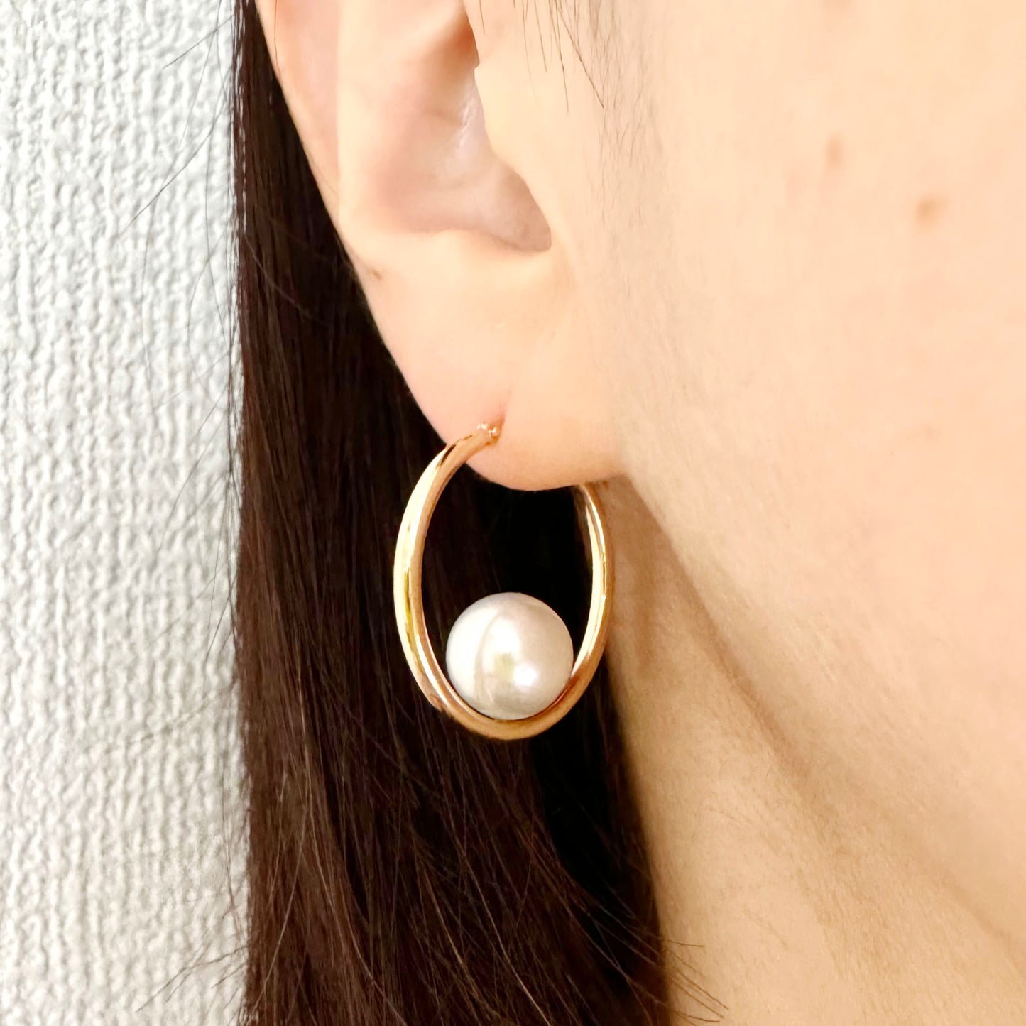AMEMBO :Pearl Hoop earrings