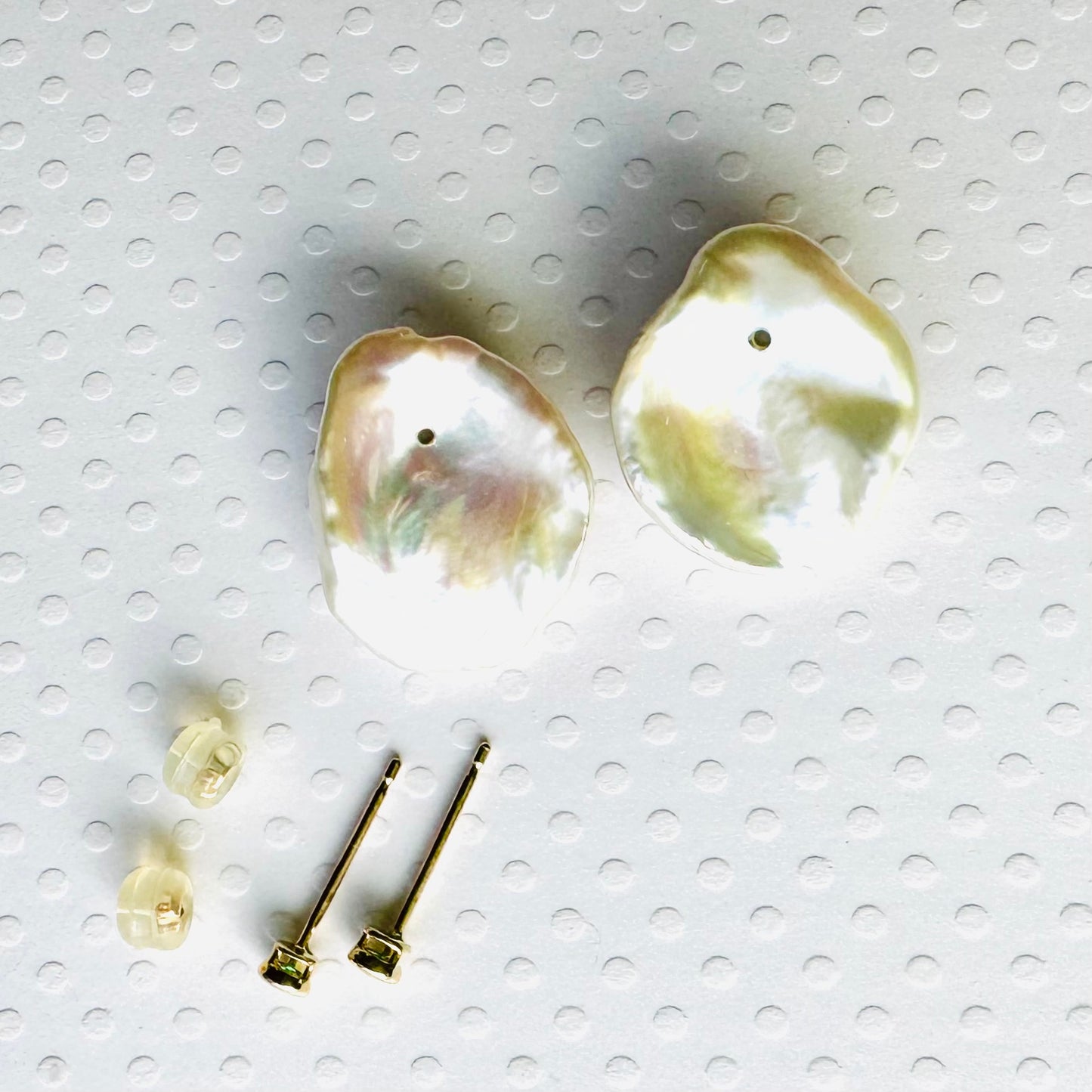 Petal pearl earrings 花びらパールピアス エメラルド