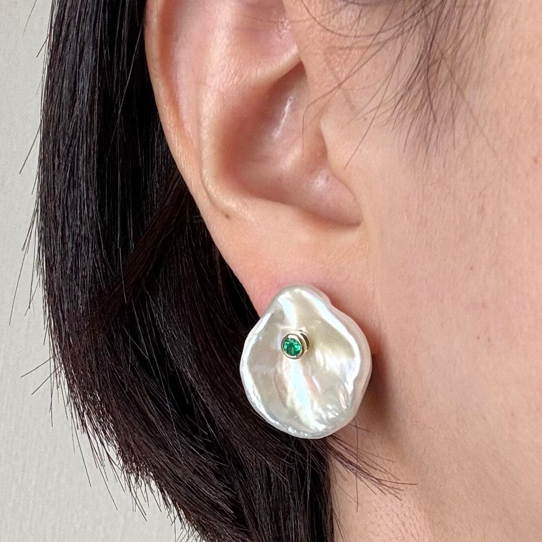 Petal pearl earrings 花びらパールピアス エメラルド