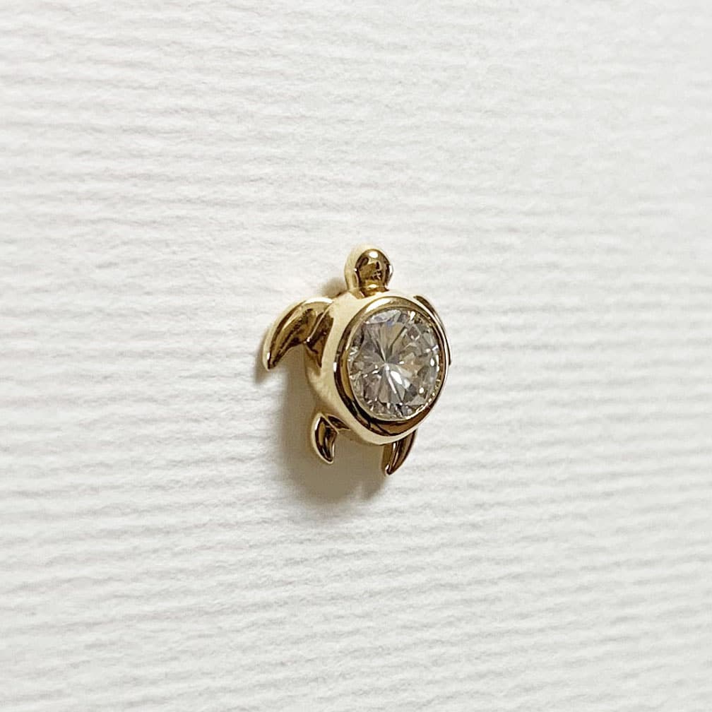 Dear little creatures : Turtle earrings かめピアス