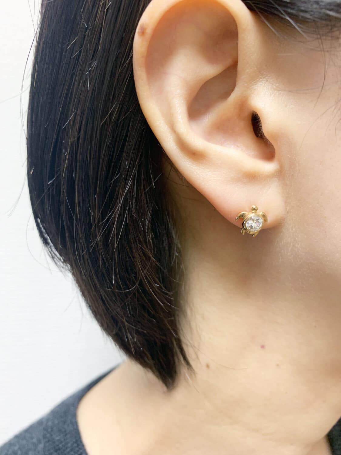Dear little creatures : Turtle earrings かめピアス