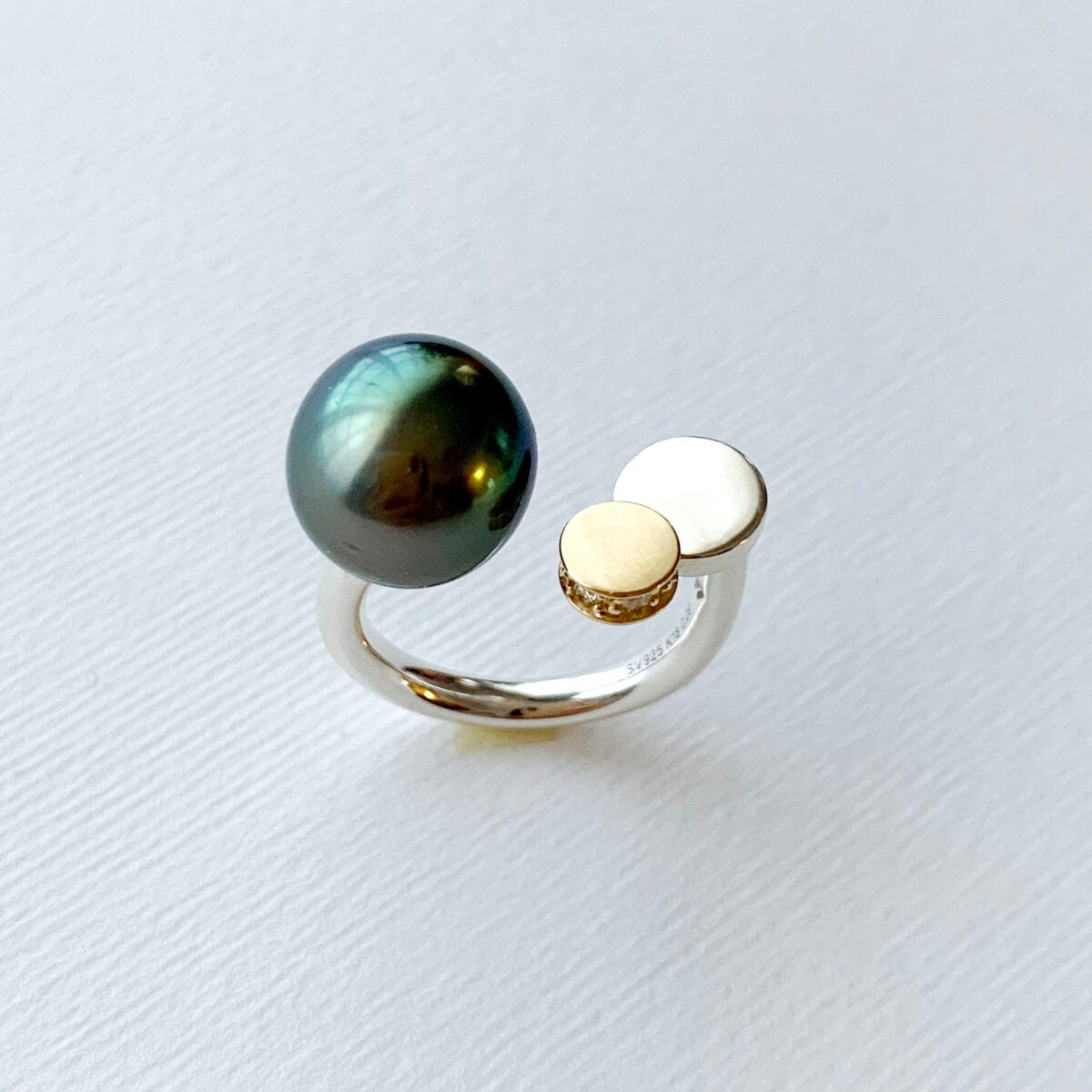 AMENBO RING : Black pearl combi