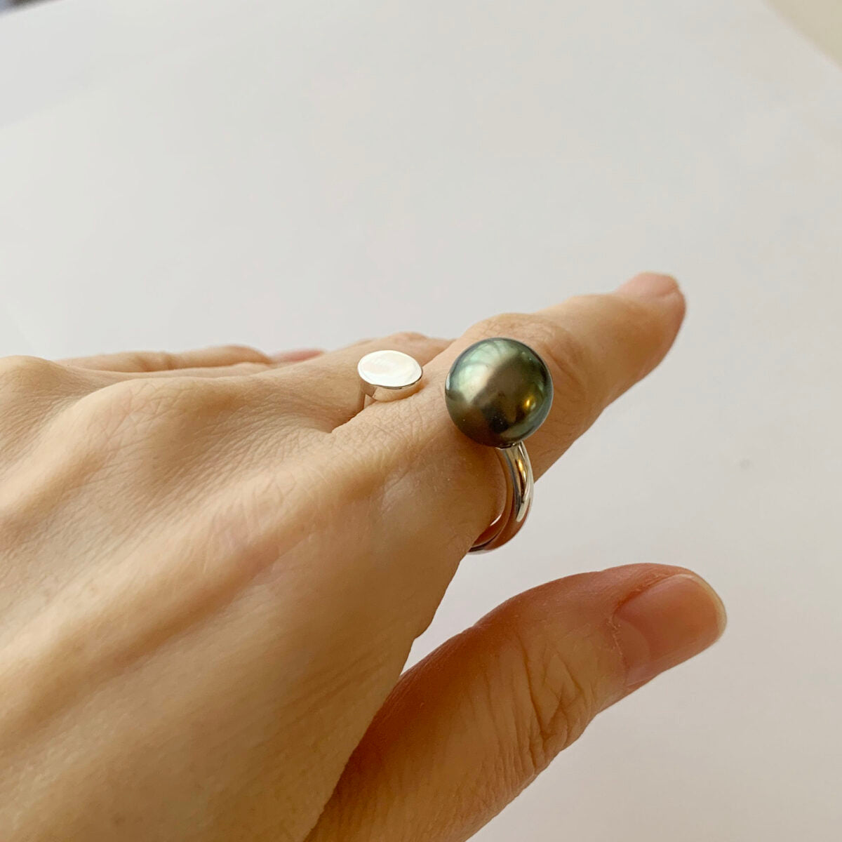 AMENBO RING : Black pearl