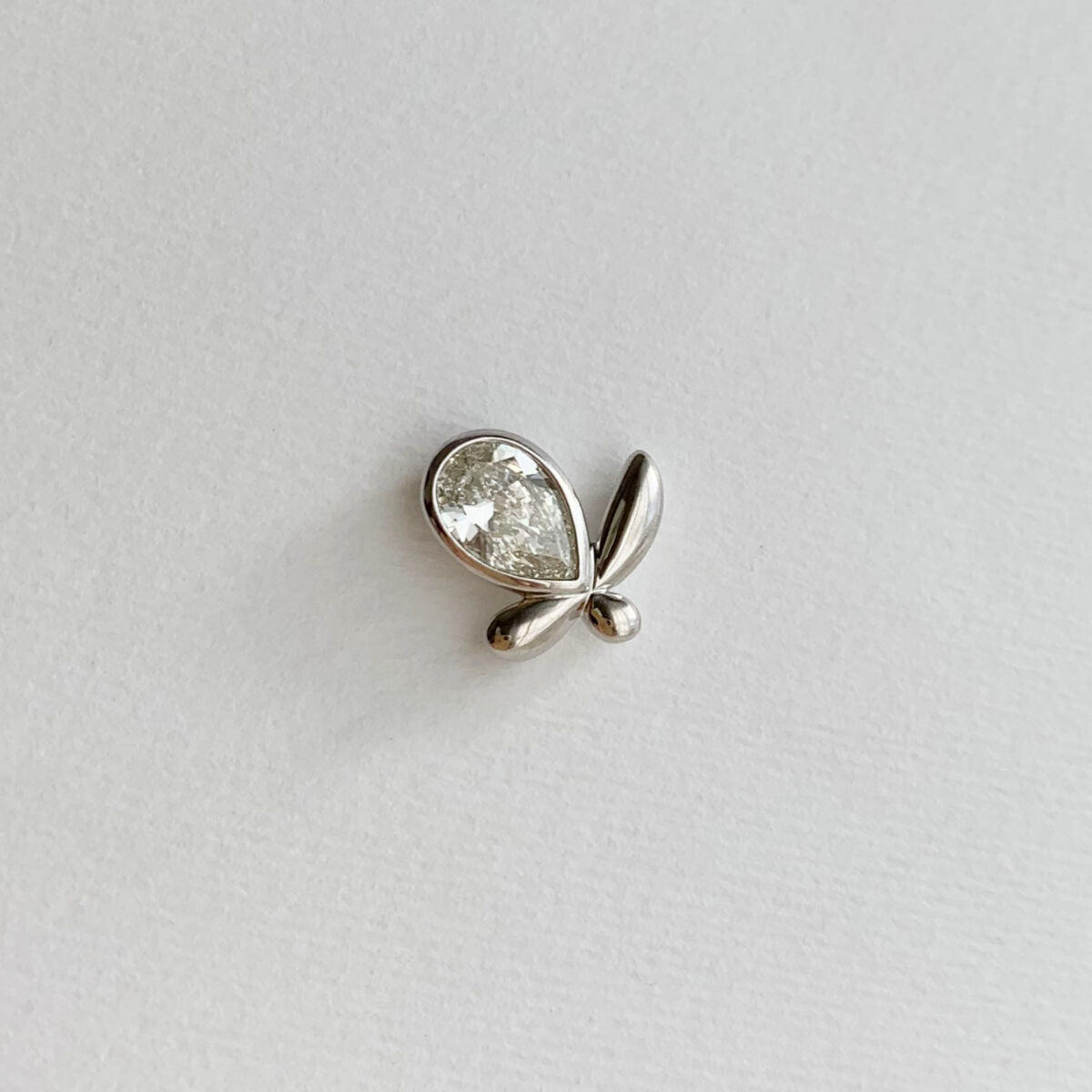 Dear little creatures : Butterfly L earring (片耳用)