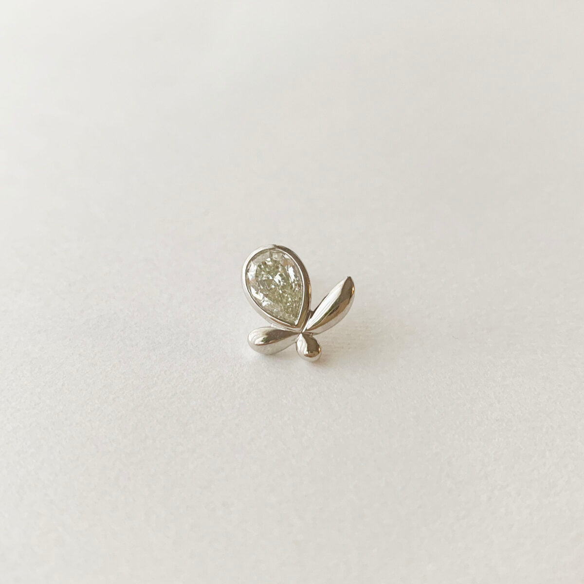 Dear little creatures : Butterfly L earring (片耳用)