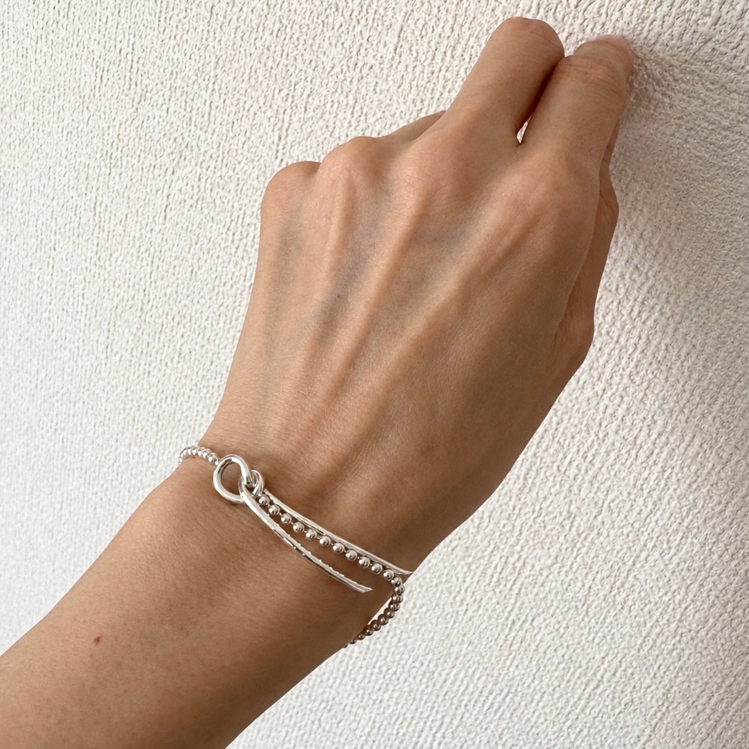 Threads :  Bow Tie Bracelet ①