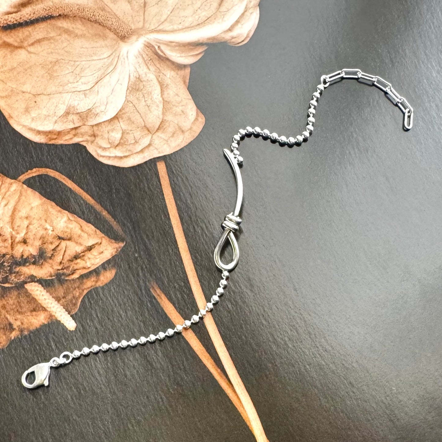 Threads : Fish hook Bracelet ④