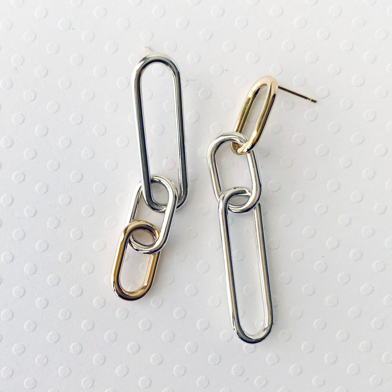 Chain : Earrings Metal　